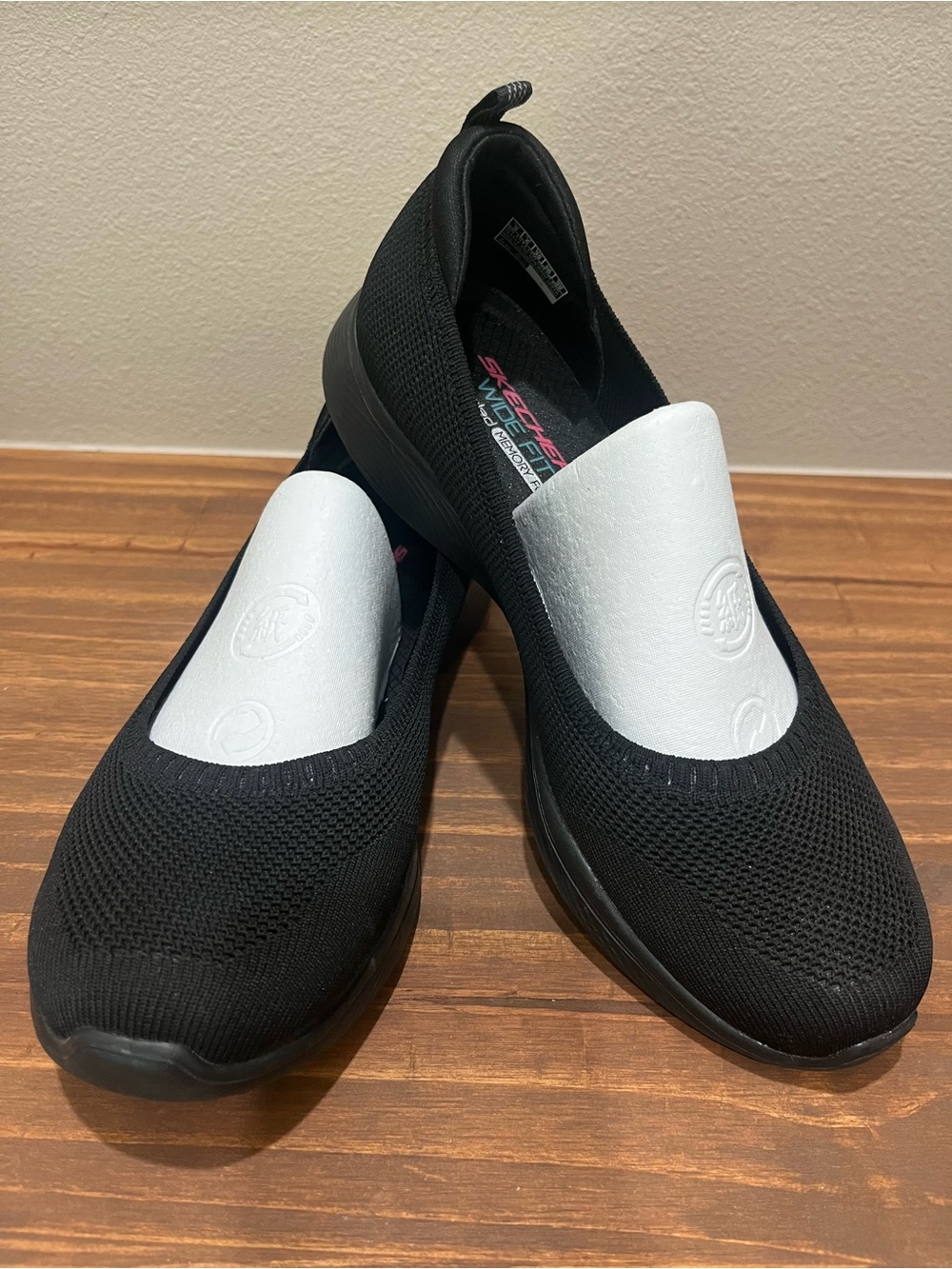 Skechers STRETCH FIT/Air Cooled Black SLIP ON Sneaker Women's 9W Like New